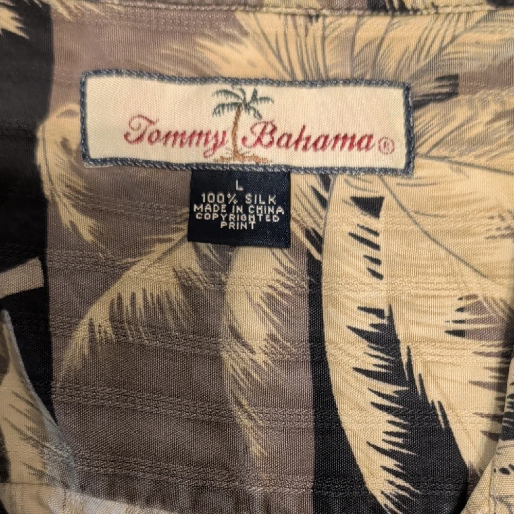 Tommy Bahama Palm Paradise Quilt in Black and Tan